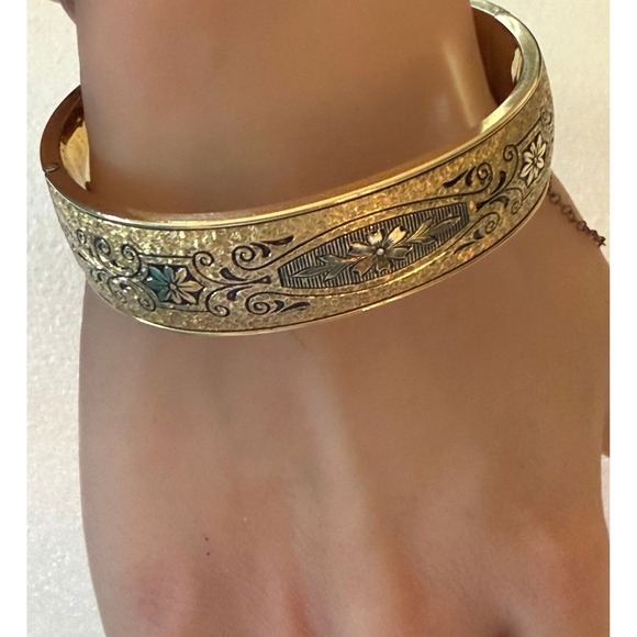 Vintage Gold Filled Etched Black Enamel Bangle Bracelet Fine - Picture 11 of 11